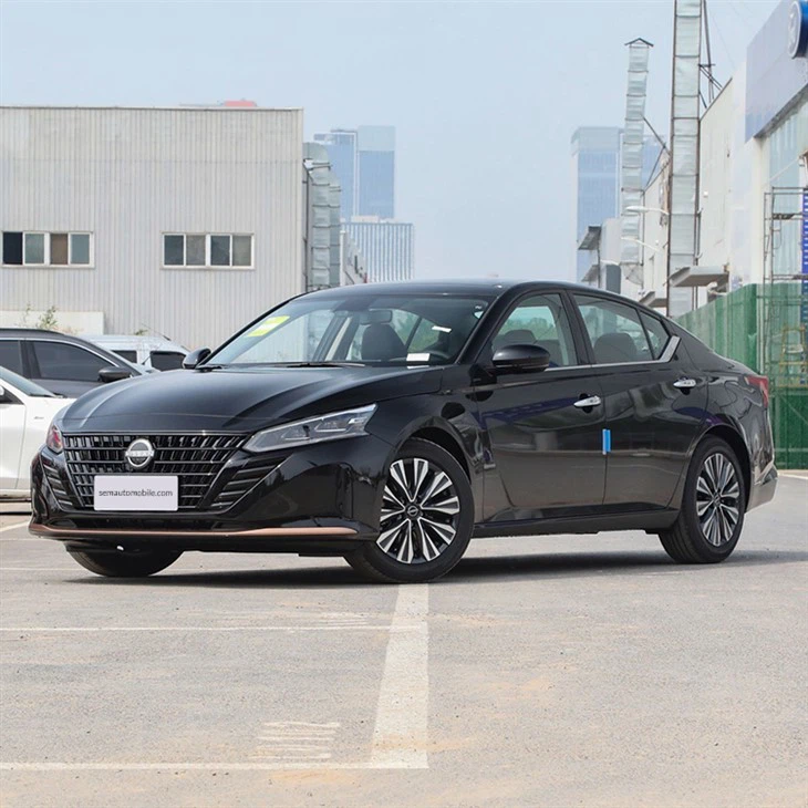 Dongfeng Nissan Teana 4-Door 5-Seat Sedan