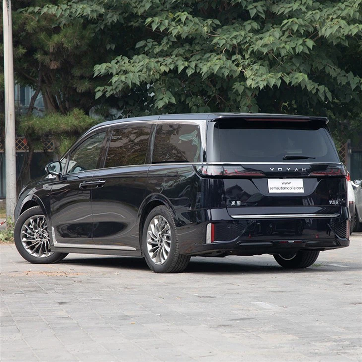 Dongfeng Voyah Dreamer MPV