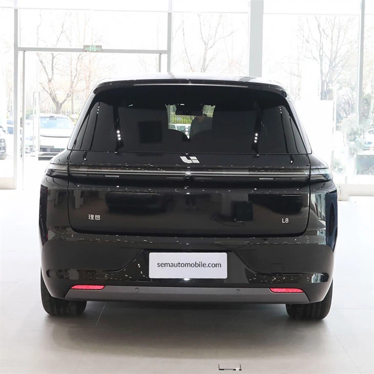 Lixiang L8 Extended Range mid-size luxury SUV