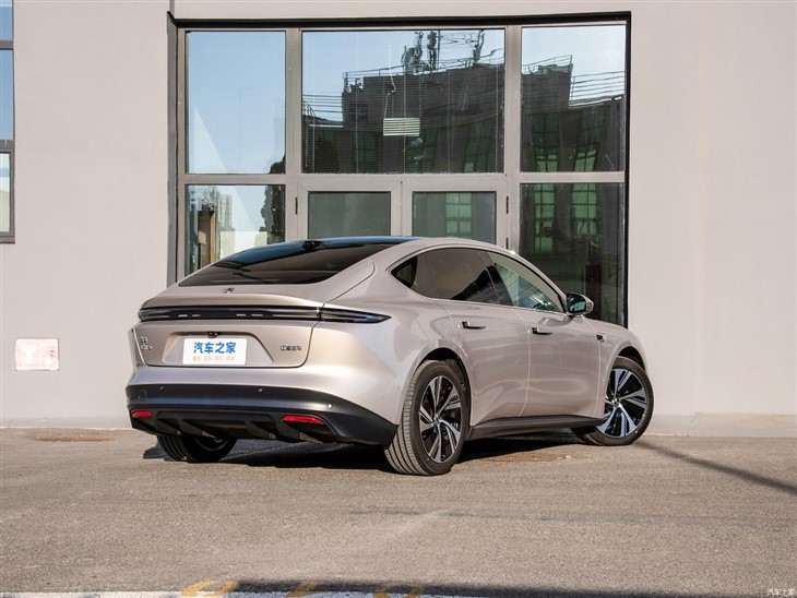 2023 NIO ET5 Touring specs