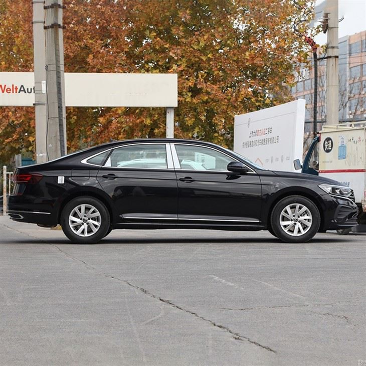 Volkswagen Passat front-wheel-drive Sedan