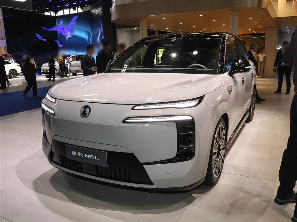 Denza D8 RHD PHEV SUV